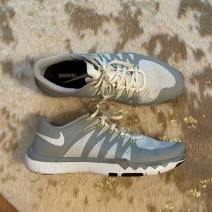 Men’s Nike Flywire Athletic Training Shoes